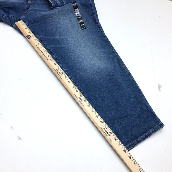 NEW Torrid Women's Jeans Perfect Boyfriend Ankle Stretch size 24 length 28" - Picture 6 of 9
